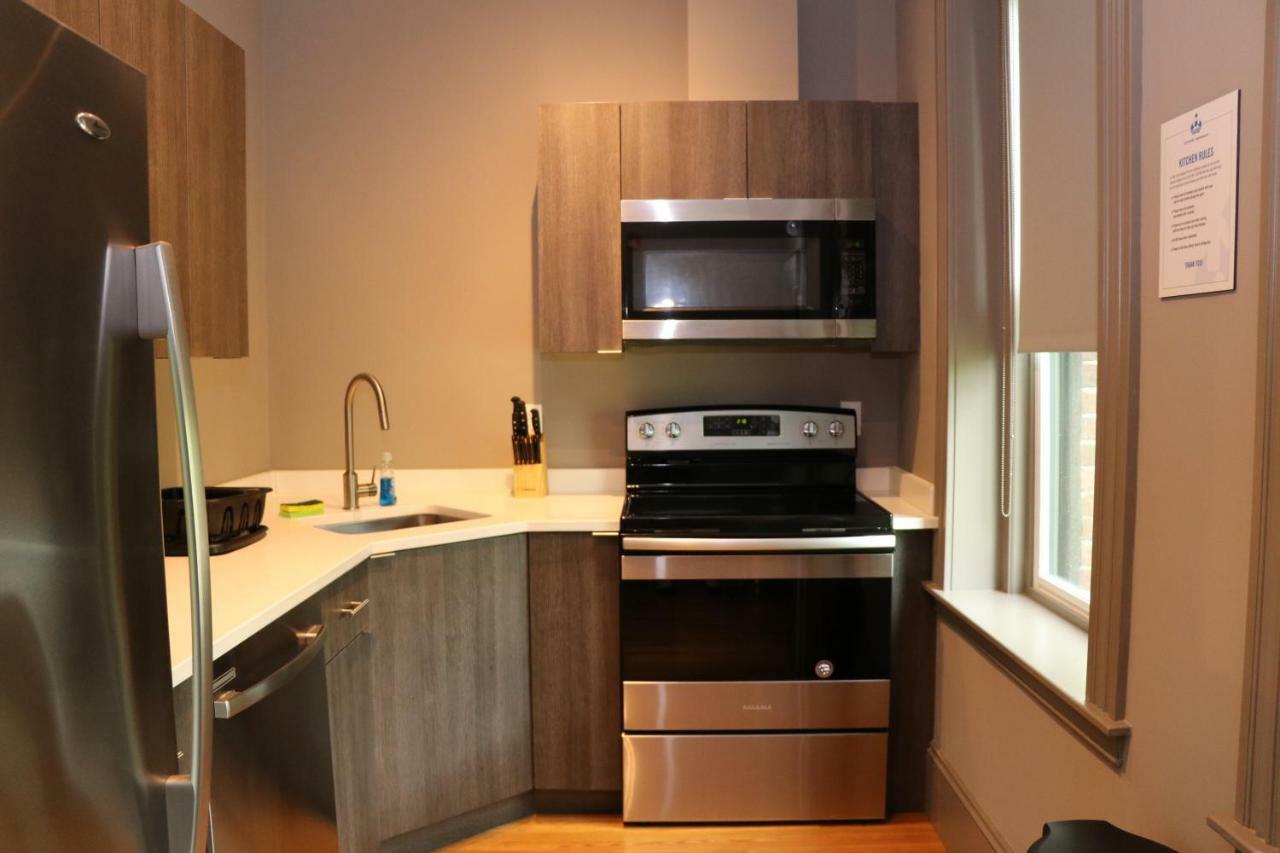 A Stylish Stay W/ A Queen Bed, Heated Floors.. #26 Brookline Exterior foto
